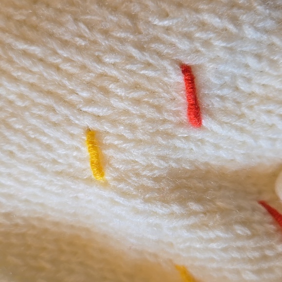 NWT Neff Knit Vanilla Sprinkle Cupcake Beanie - Picture 4 of 8